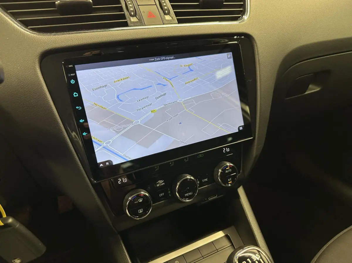 1.0 TSI Greentech Style Business NAVI CARPLAY CRUISE LM ECC.