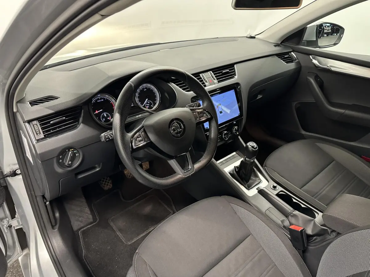 1.0 TSI Greentech Style Business NAVI CARPLAY CRUISE LM ECC.