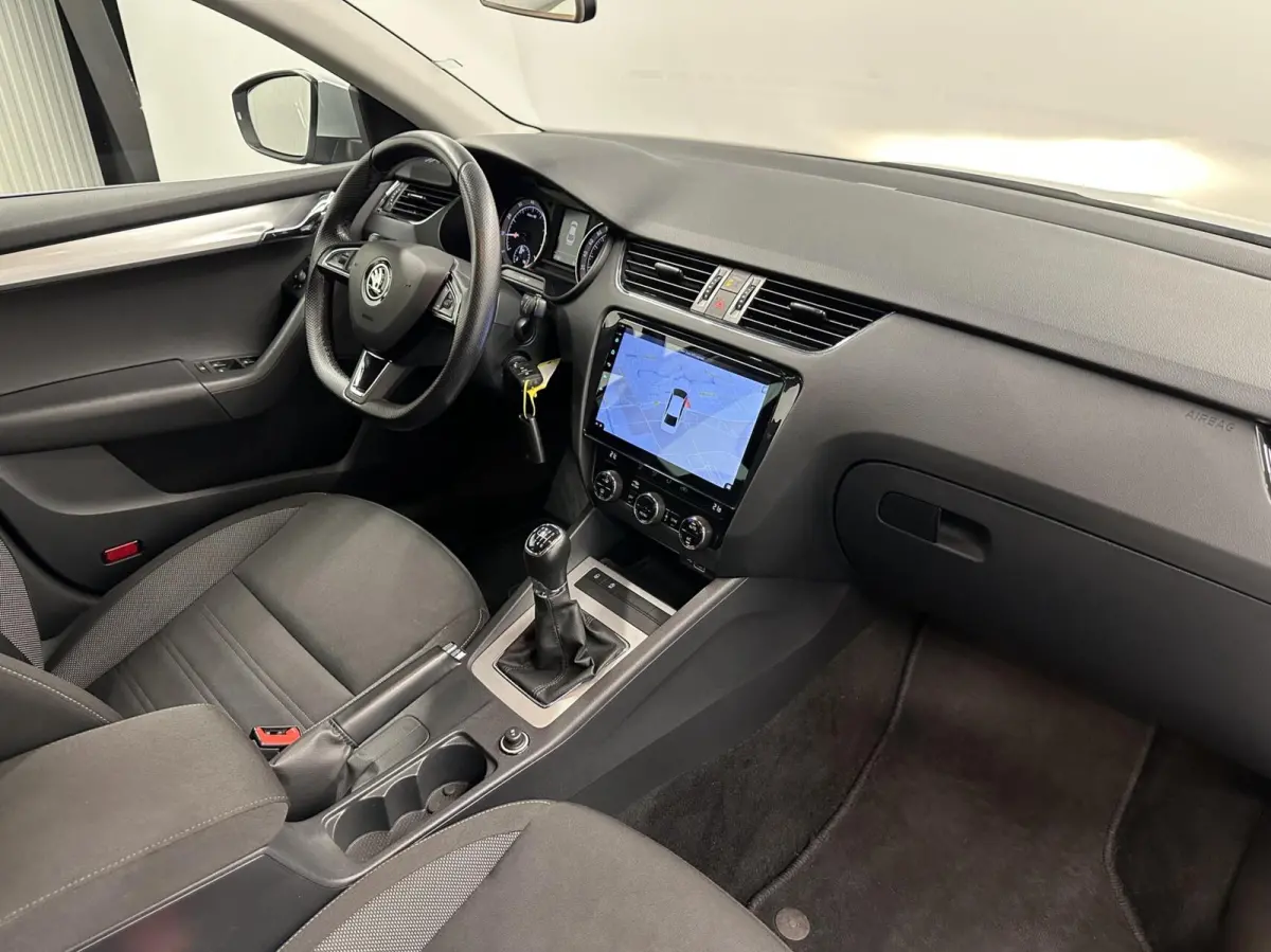 1.0 TSI Greentech Style Business NAVI CARPLAY CRUISE LM ECC.