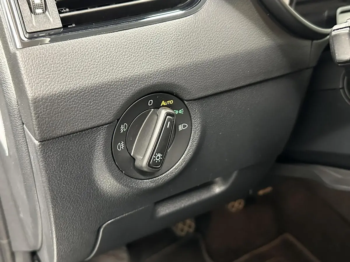 1.0 TSI Greentech Style Business NAVI CARPLAY CRUISE LM ECC.