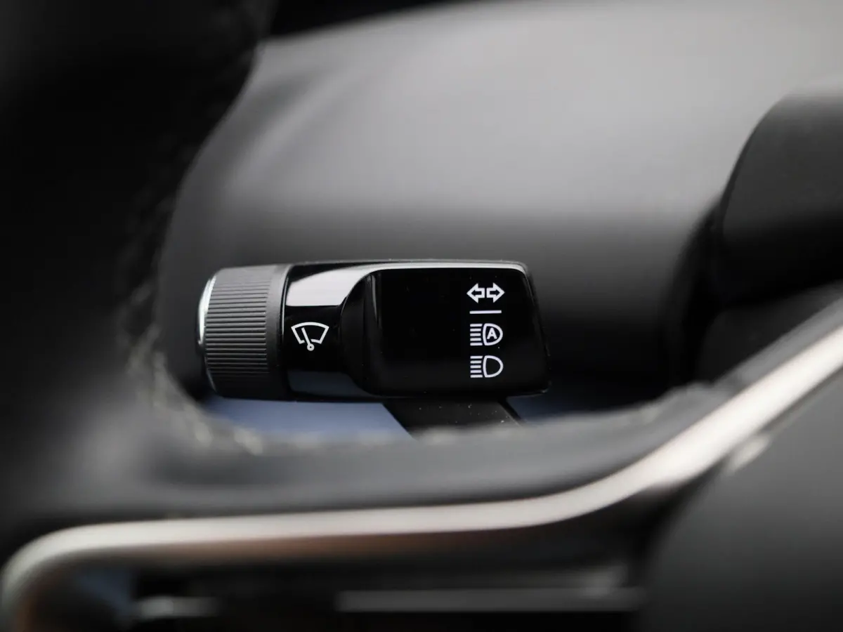 Single Motor Extended Range Core | NAVIGATIE | CAMERA | LED
