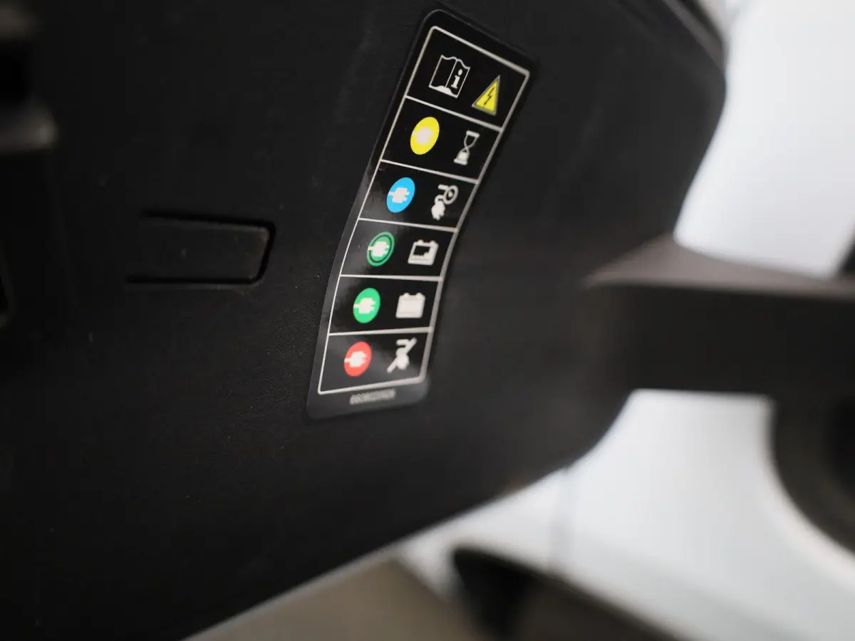 Single Motor Extended Range Core | NAVIGATIE | CAMERA | LED