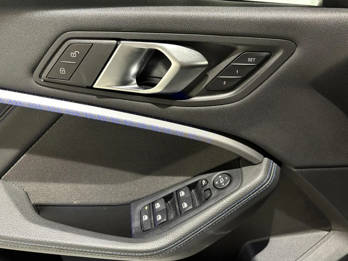 118i M Sport |PANODAK|KUIPSTOELEN|H&K|19''|ACC|HUD|CAM|SFEER|High Executive|LED|APPLE|