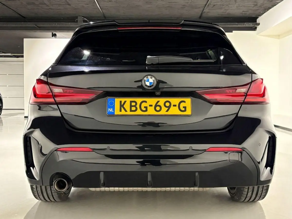 118i M Sport |PANODAK|KUIPSTOELEN|H&K|19''|ACC|HUD|CAM|SFEER|High Executive|LED|APPLE|