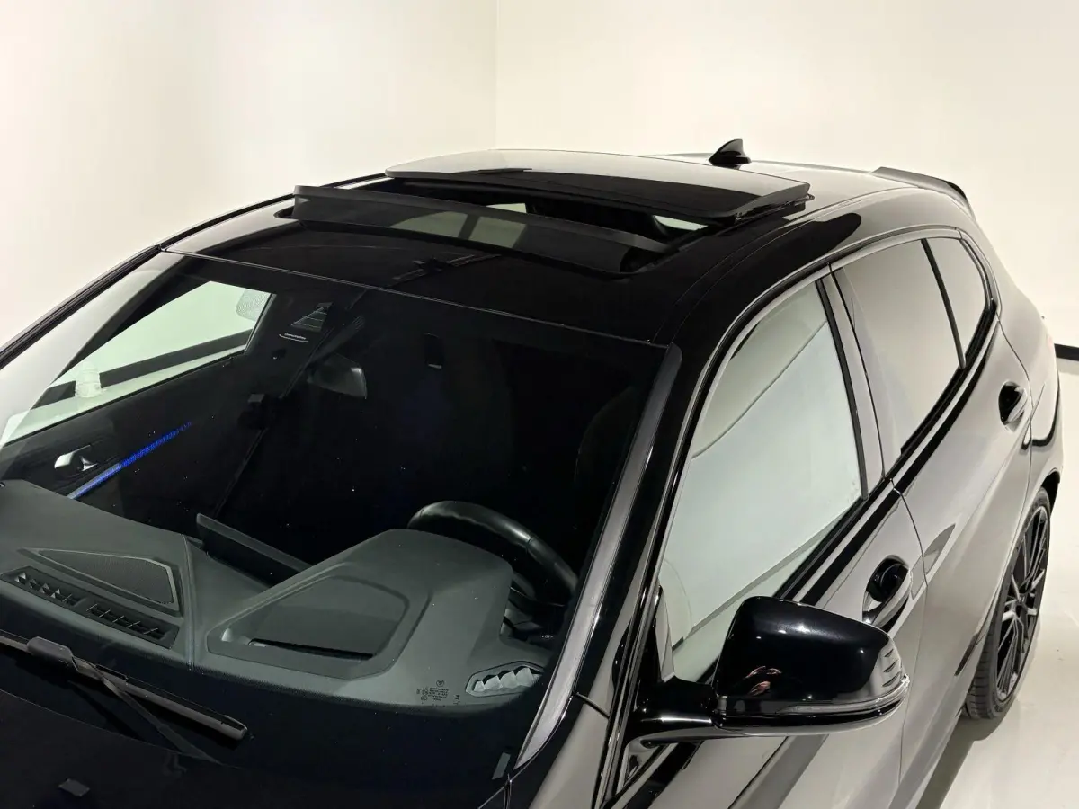118i M Sport |PANODAK|KUIPSTOELEN|H&K|19''|ACC|HUD|CAM|SFEER|High Executive|LED|APPLE|