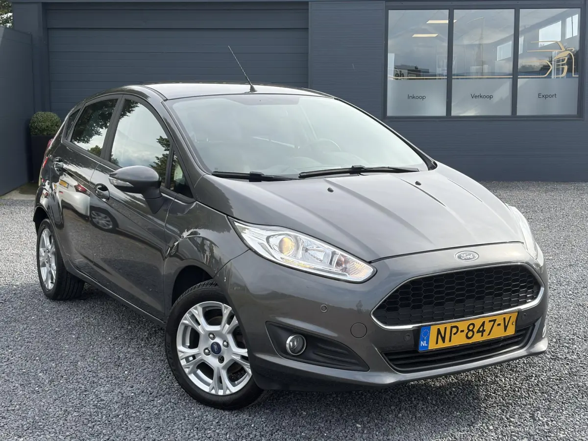 1.0 Style Ultimate 2e Eigenaar l Navi l Airco l Cruise l Lm velgen l Pdc V+A l N.A.P l 5 Deurs l Weinig km l Zeer Zuinig l Apk tot 04-2027