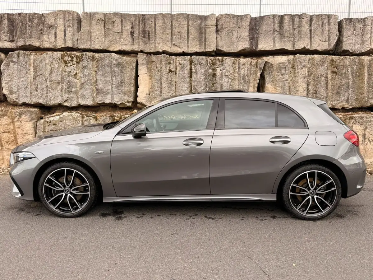 250e AMG ** NIGHT, MBUX+, PANO, MEMO, DISTR, 2-Zone CLIMA, 19-inch LMV,  ** 1e EIG - UNFALLFREI ** ** INFORMEER OOK NAAR ONZE AANTREKKELIJKE FINANCIAL-LEASE TARIEVEN **