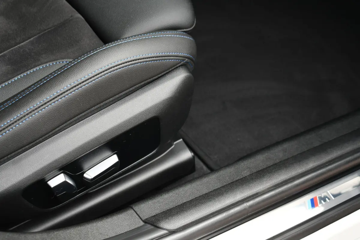 320e xDrive M-Sport Pro Pano ACC Trekh El-zetels H/K 19inch