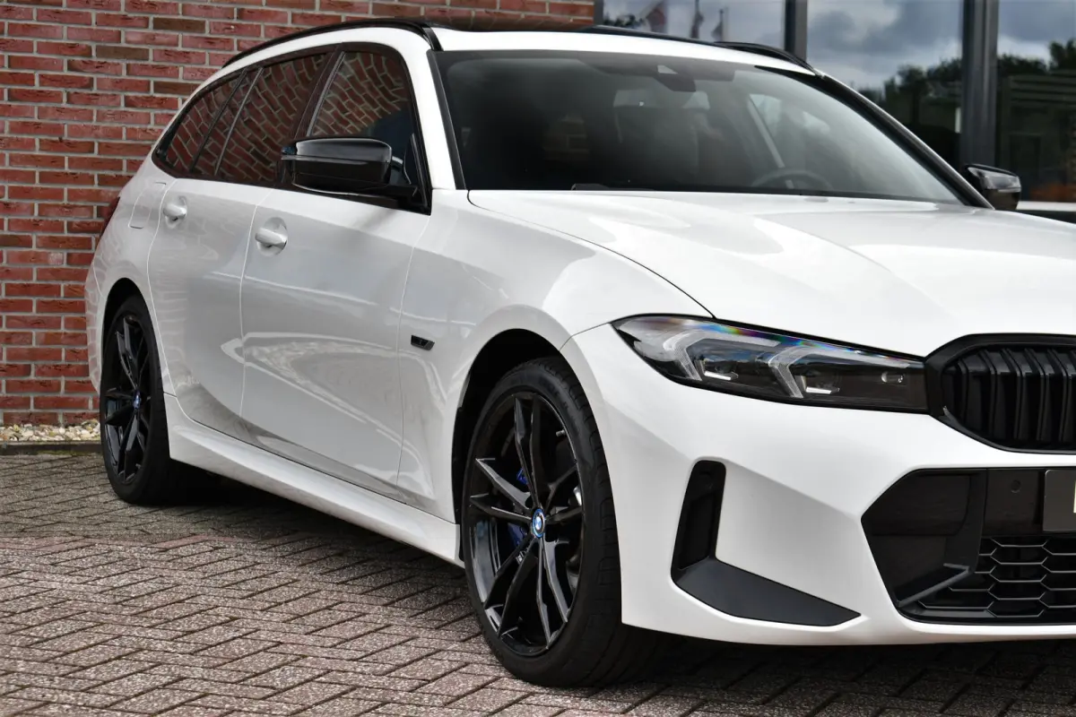 320e xDrive M-Sport Pro Pano ACC Trekh El-zetels H/K 19inch