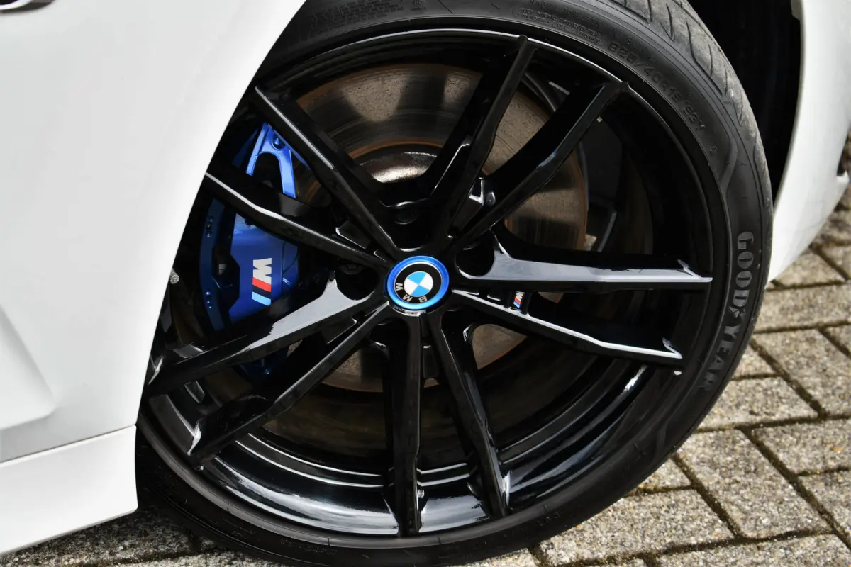 320e xDrive M-Sport Pro Pano ACC Trekh El-zetels H/K 19inch