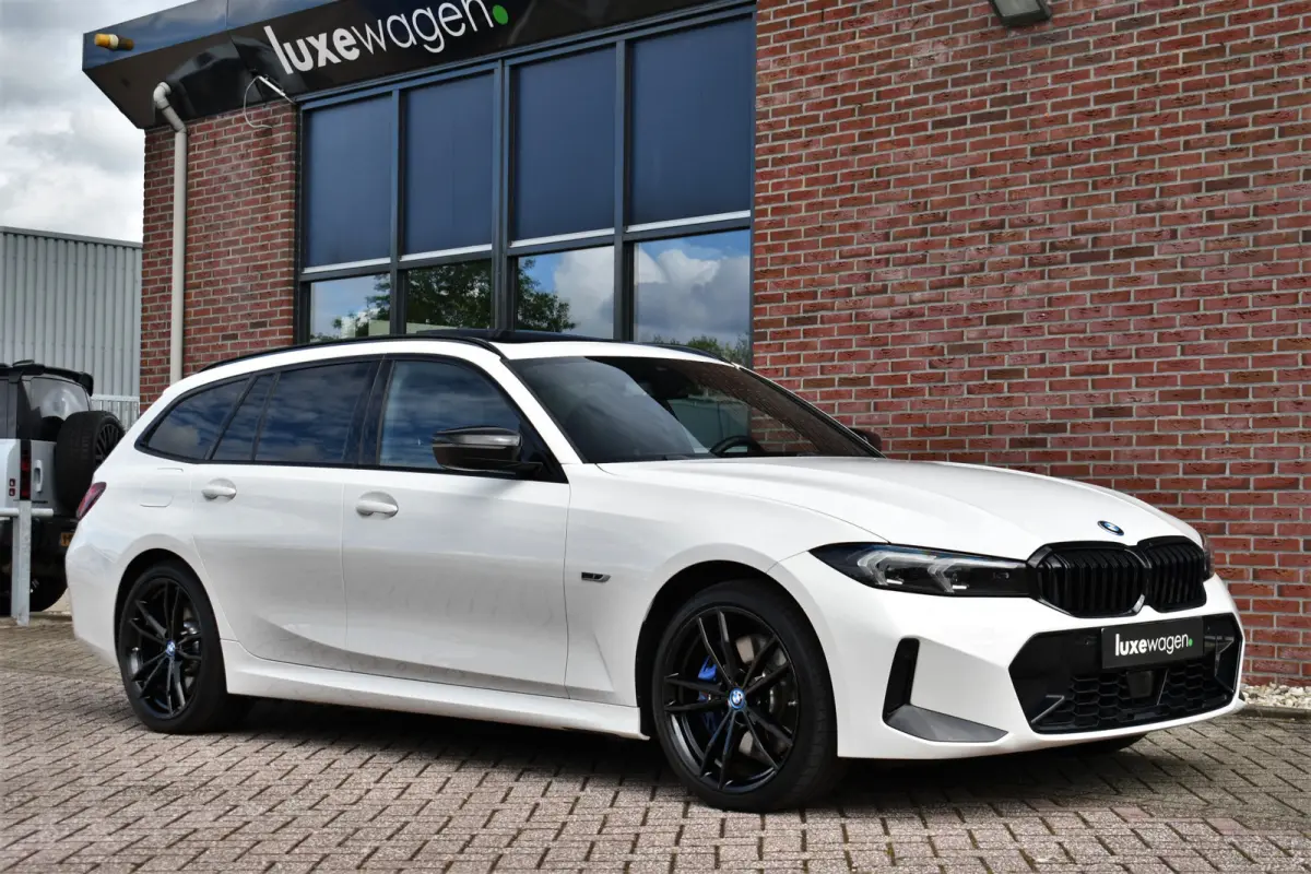 320e xDrive M-Sport Pro Pano ACC Trekh El-zetels H/K 19inch