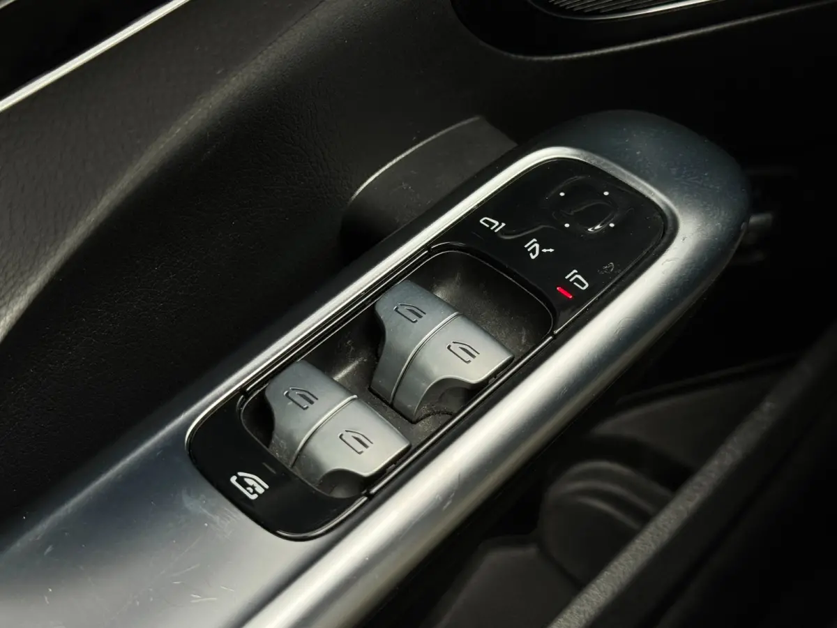 300 e | Night | Sfeer | Widescreen | 1e eig. | Camera | Carplay | Distronic ACC | Dealer onderhouden