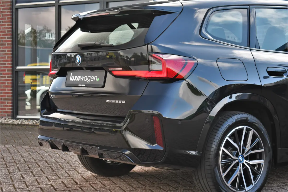 xDrive25e M-Sport Premium ACC-voorbereiding 18inch Camera AC-Snelladen