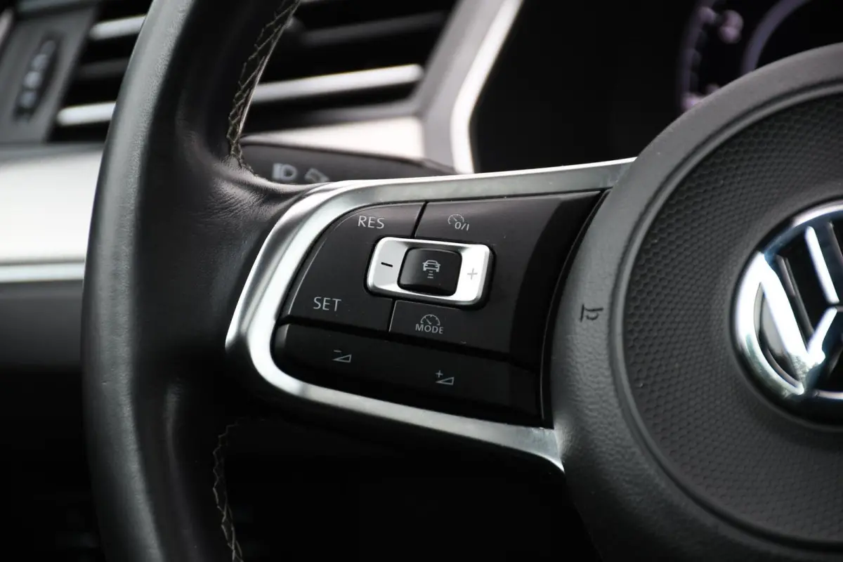 1.5 TSI Business Panoramadak R-line Trekhaak