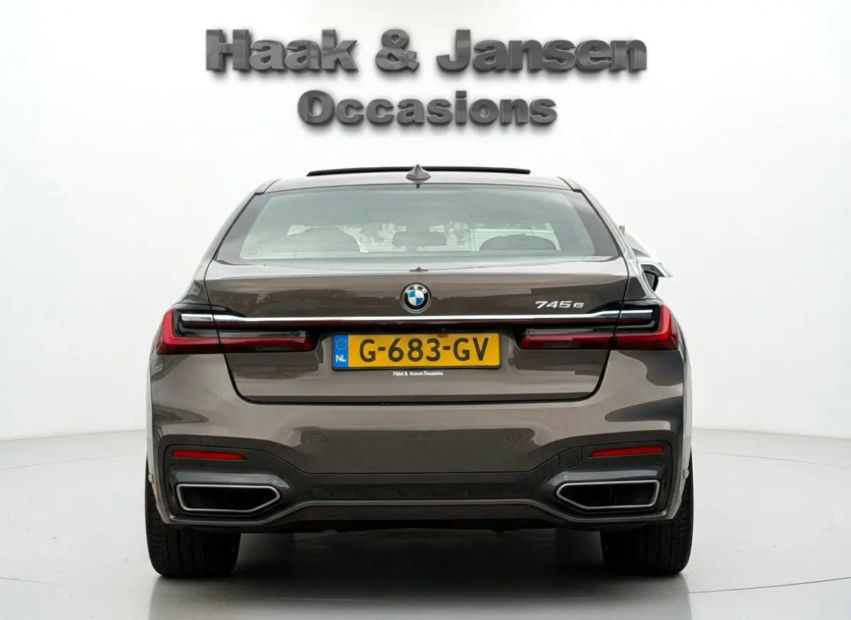 745e M-Sport / Champagner Quartz / Massage / ACC / NAP / Service t/m 2028!