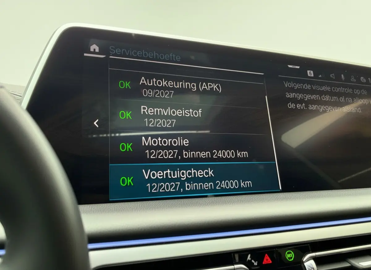 745e M-Sport / Champagner Quartz / Massage / ACC / NAP / Service t/m 2028!