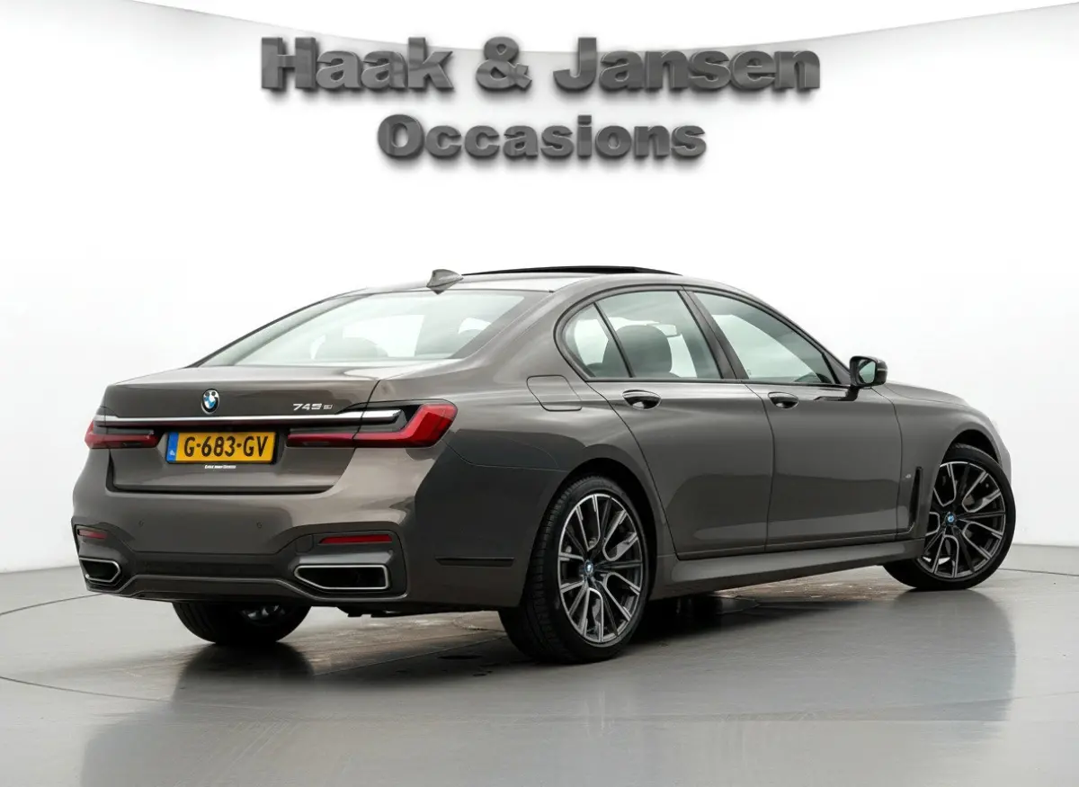 745e M-Sport / Champagner Quartz / Massage / ACC / NAP / Service t/m 2028!