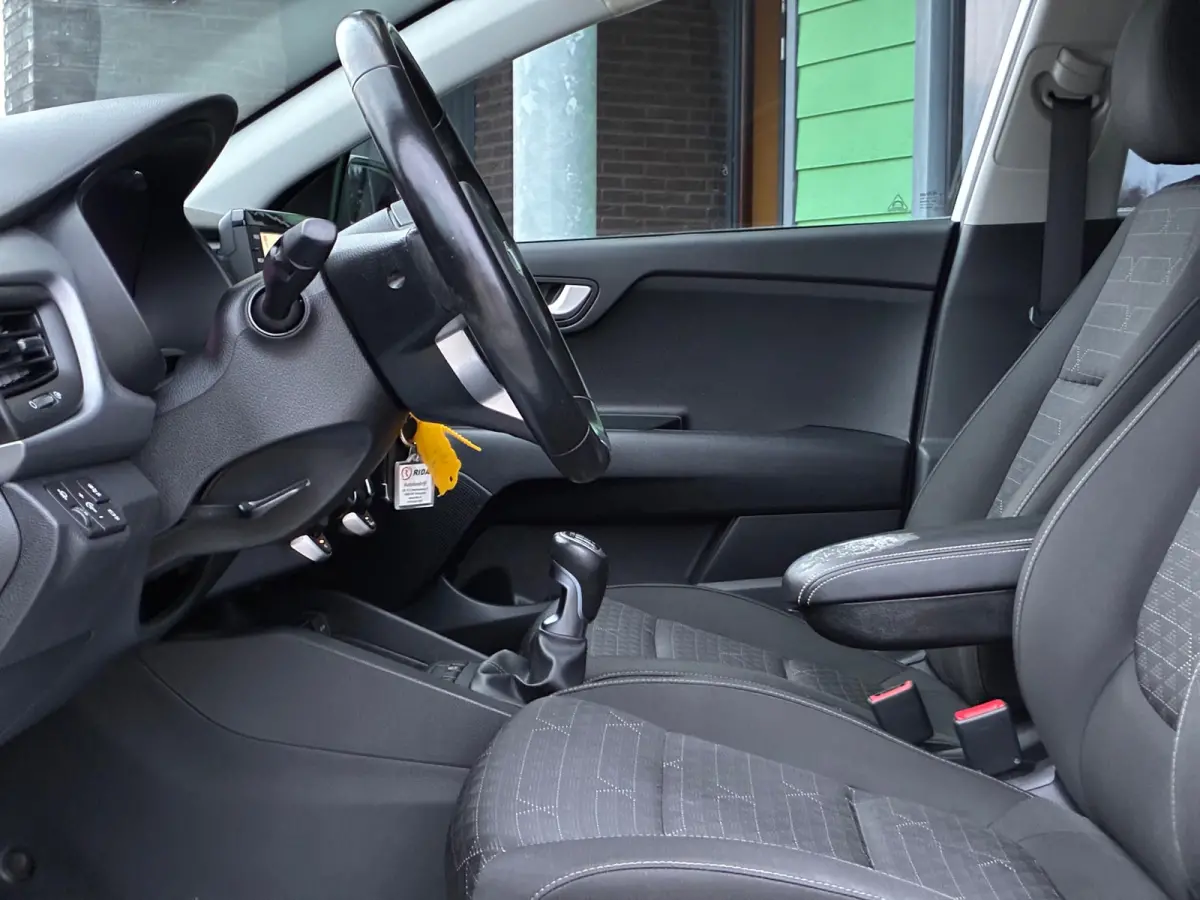 1.0 TGDI ComfortPlusLine Navigator|Camera|Navigatie|Airco|CruiseControl|PDC|Nieuwe APK|NAP|