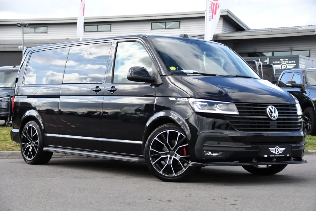 2.0 TDI L2H1 30 DC Bulli Black Edition Adaptieve Cruise, Virtual, Camera, Carplay, Stoelverwarming, LED, 2 x Schuifdeur, Automaat, Trekhaak, Sensoren, Uniek!