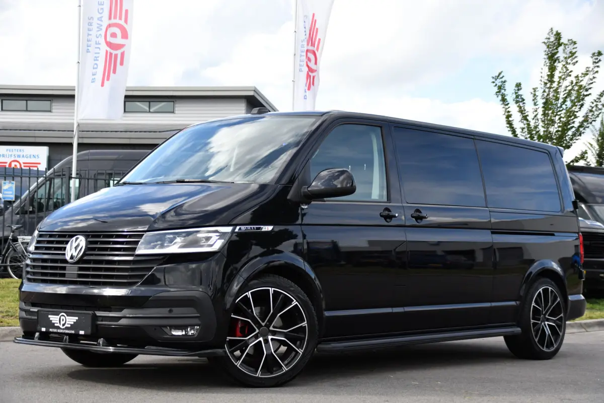 2.0 TDI L2H1 30 DC Bulli Black Edition Adaptieve Cruise, Virtual, Camera, Carplay, Stoelverwarming, LED, 2 x Schuifdeur, Automaat, Trekhaak, Sensoren, Uniek!