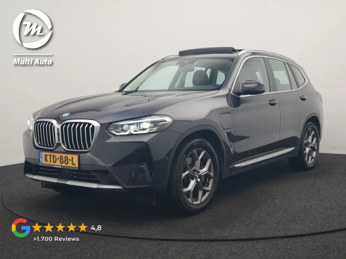 xDrive30e PHEV FACELIFT 293pk Dealer O.H | Panodak | 360 Camera | Adaptive Cruise | Head Up | Lederen Sportstoelen Verwarmd | Keyless | BLIS | Apple Carplay | Navigatie | Virtual | DAB | 19"