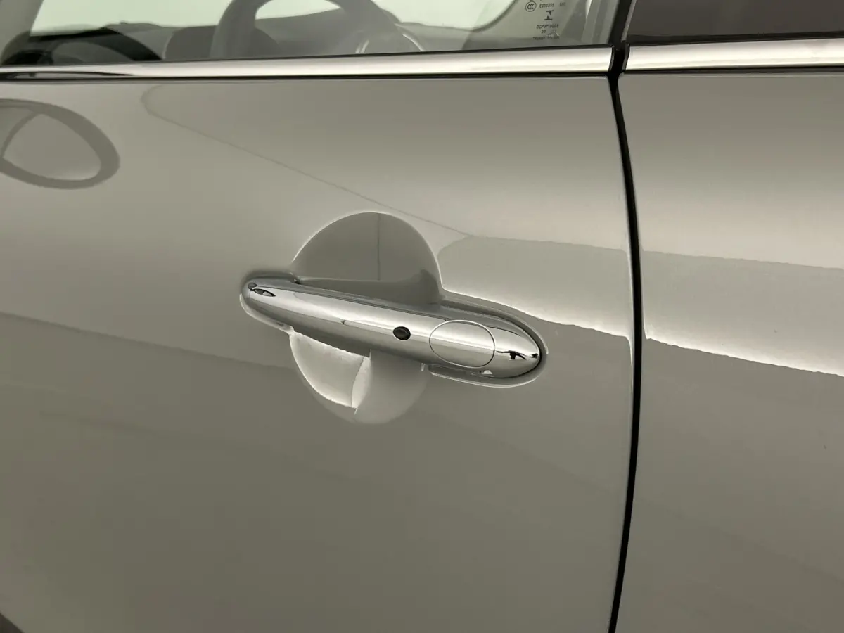 1.5 one Essential Facelift Digital Cockpit/Carplay/Navi/Keyless entry/Park.sens