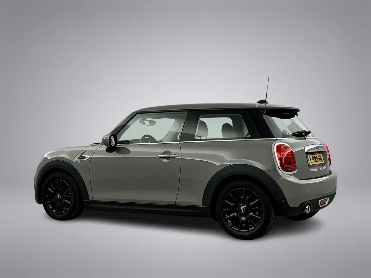 1.5 one Essential Facelift Digital Cockpit/Carplay/Navi/Keyless entry/Park.sens