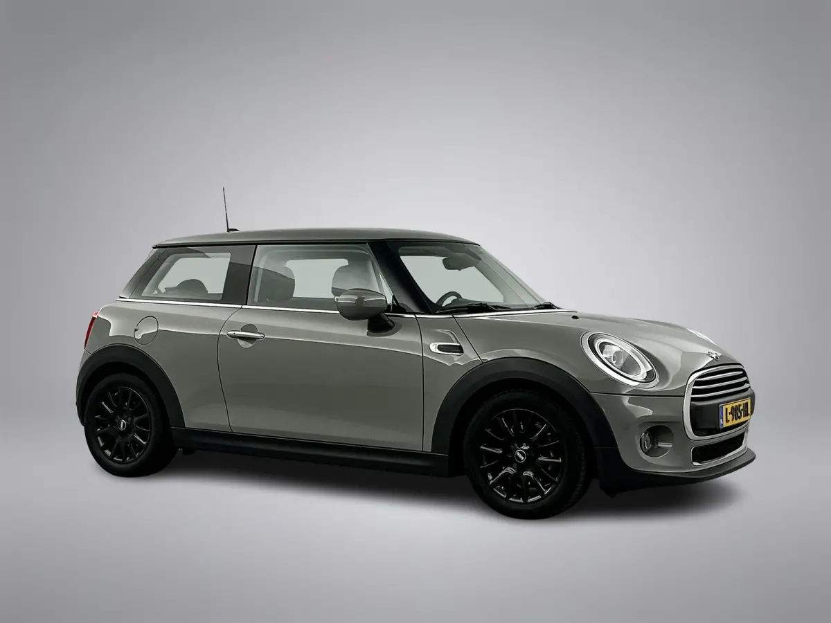 1.5 one Essential Facelift Digital Cockpit/Carplay/Navi/Keyless entry/Park.sens