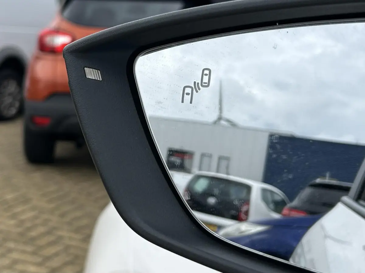 1.0 TSI Style Business Intense | LUXE | 1e Eigenaar | NL AUTO | NAP | Achteruitrijcamera | Dodehoekdetectie | Adaptive Cruise Control | Carplay | Navigatie | Climate Control | Parkeersensore