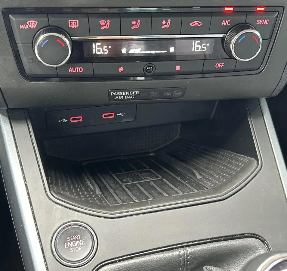 1.0 TSI Style Business Intense | LUXE | 1e Eigenaar | NL AUTO | NAP | Achteruitrijcamera | Dodehoekdetectie | Adaptive Cruise Control | Carplay | Navigatie | Climate Control | Parkeersensore