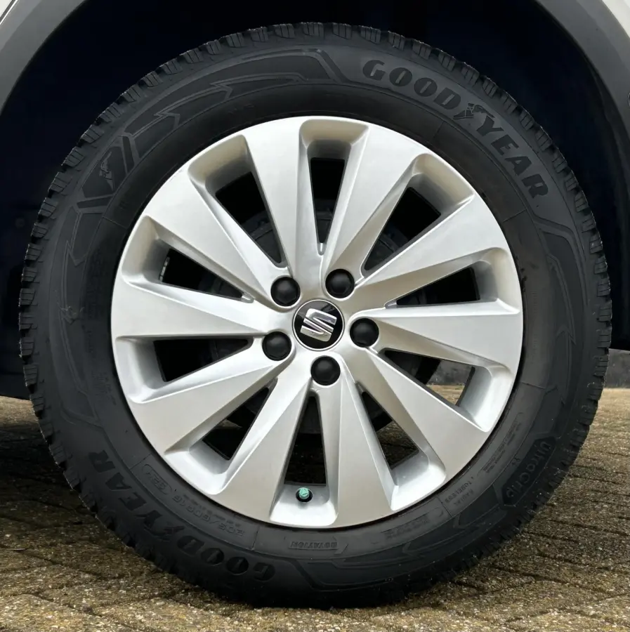 1.0 TSI Style Business Intense | LUXE | 1e Eigenaar | NL AUTO | NAP | Achteruitrijcamera | Dodehoekdetectie | Adaptive Cruise Control | Carplay | Navigatie | Climate Control | Parkeersensore