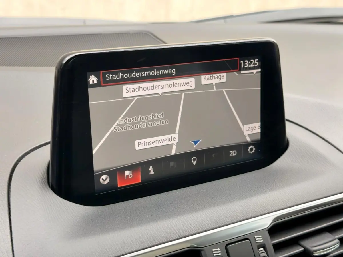 2.0 SkyActiv-G Leder HUD 18' Camera Keyless Navi Cruise Clima