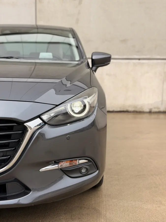 2.0 SkyActiv-G Leder HUD 18' Camera Keyless Navi Cruise Clima