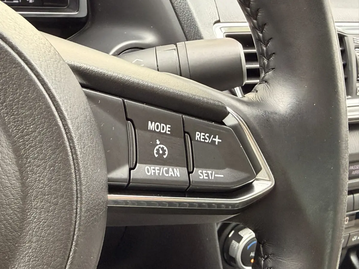 2.0 SkyActiv-G Leder HUD 18' Camera Keyless Navi Cruise Clima