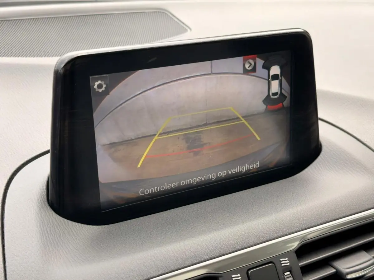 2.0 SkyActiv-G Leder HUD 18' Camera Keyless Navi Cruise Clima