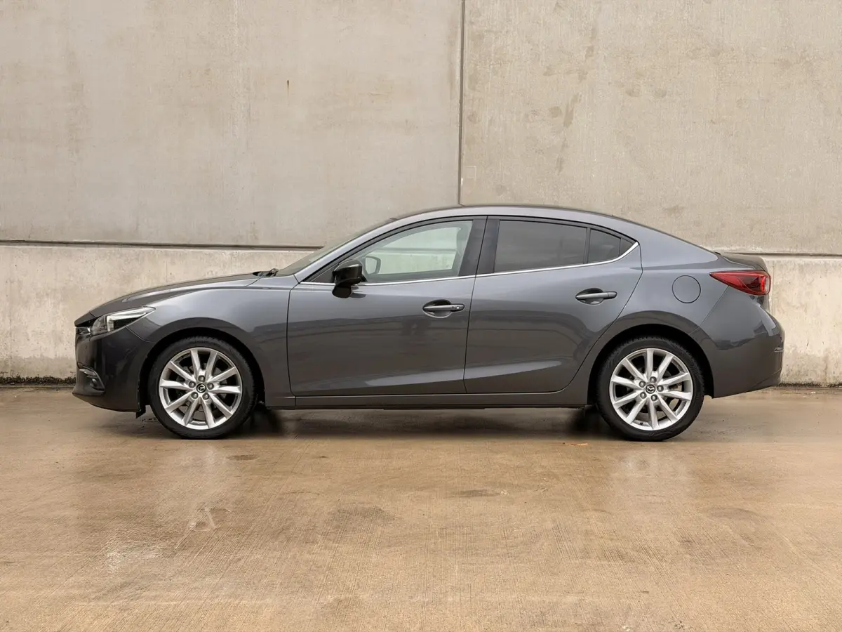 2.0 SkyActiv-G Leder HUD 18' Camera Keyless Navi Cruise Clima