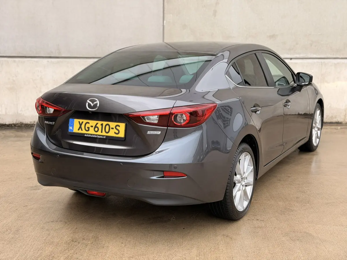 2.0 SkyActiv-G Leder HUD 18' Camera Keyless Navi Cruise Clima