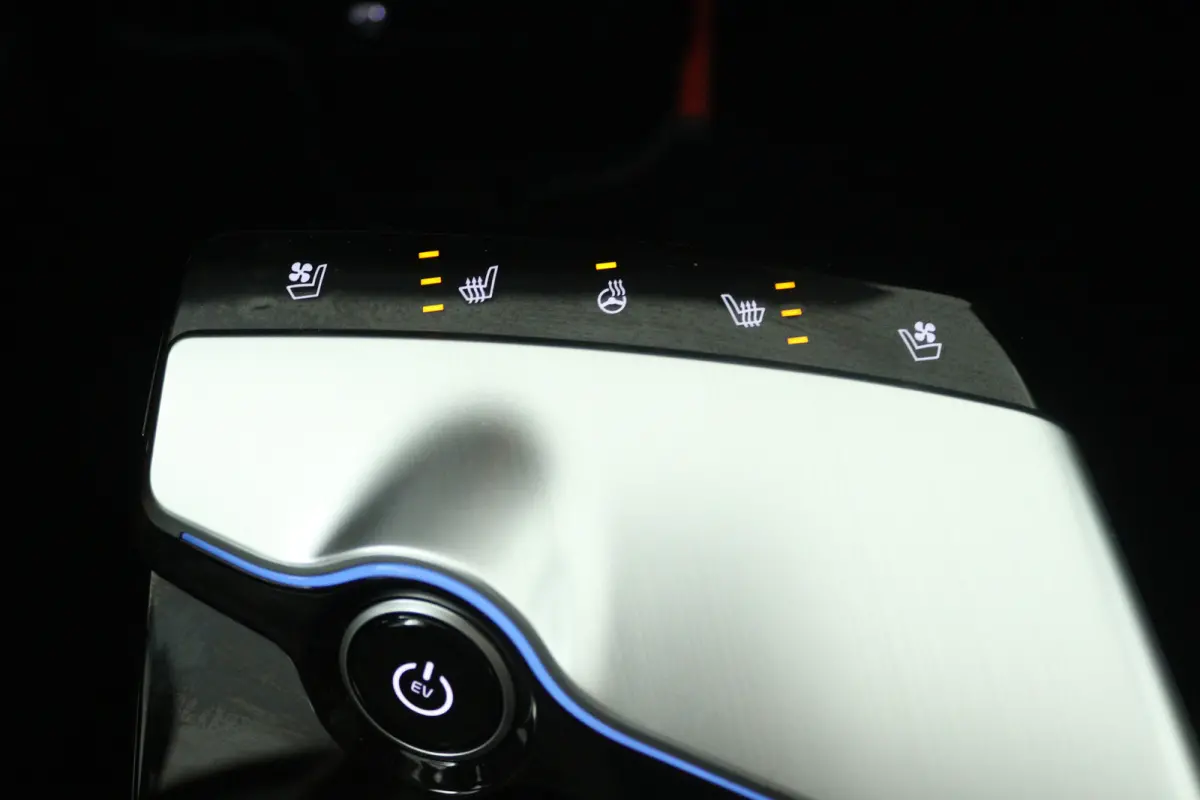 Plus Advanced 77.4 kWh SOH 100% (PANORAMADAK, STUUR-/STOELVERWARMING, SFEERVERLICHTING, MERIDIAN, EIGENAAR, MEMORY, AUTOPILOT)