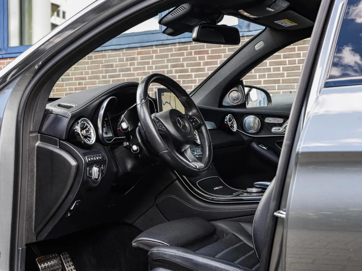 AMG 43 4MATIC | 63 S Edition |Schuifdak | Burmester | Distronic | HUD | Trekhaak | Luchtvering | Keyless | 360 Camera | Memory | Stoelverwarming | Stoelventilatie | Sfeerverlichting | 21" | 