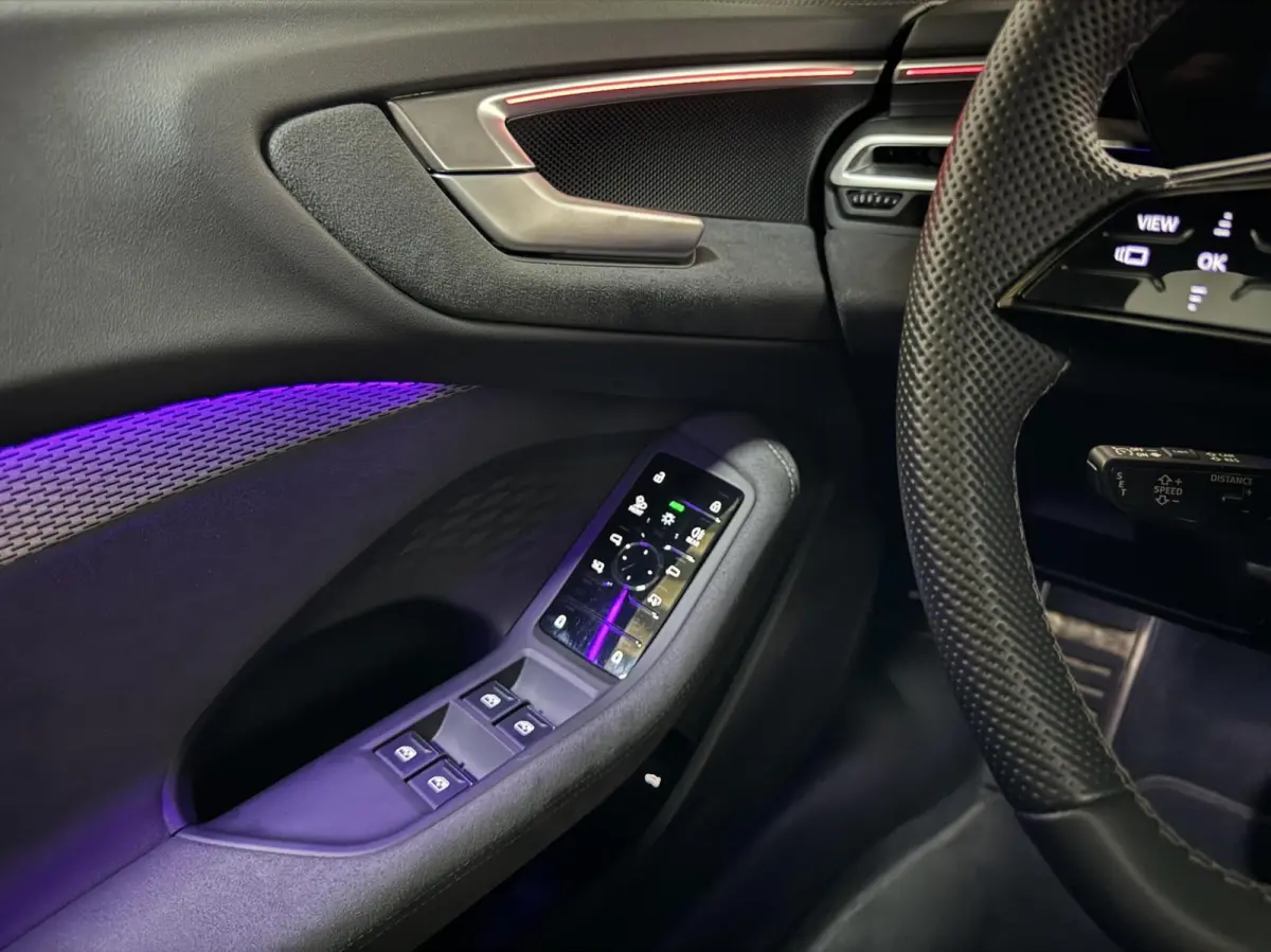 Avant 2.0 Quattro S-Line Pano 360° RS-Seats Passenger display