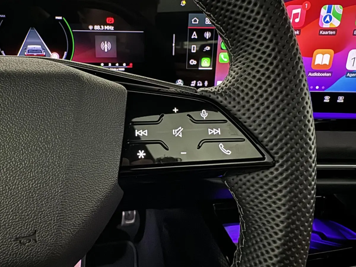 Avant 2.0 Quattro S-Line Pano 360° RS-Seats Passenger display