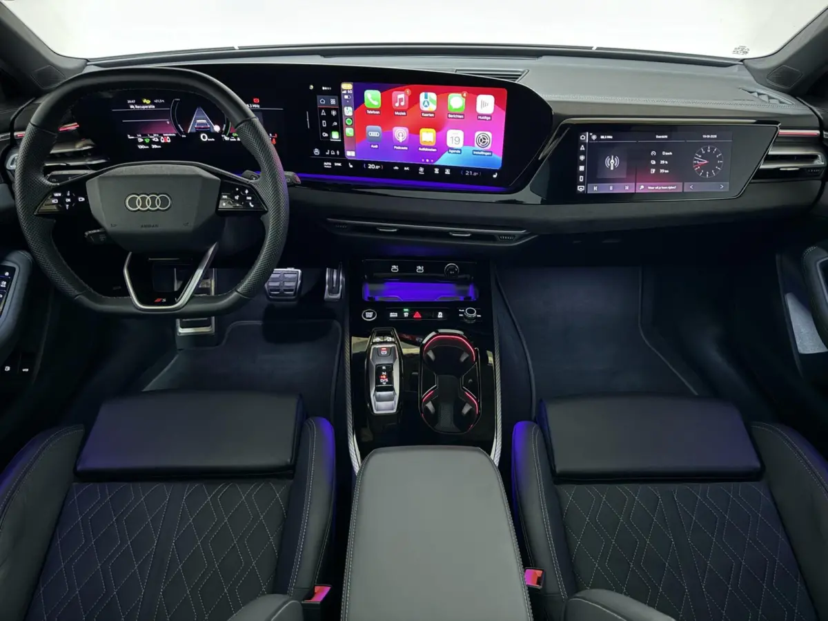Avant 2.0 Quattro S-Line Pano 360° RS-Seats Passenger display