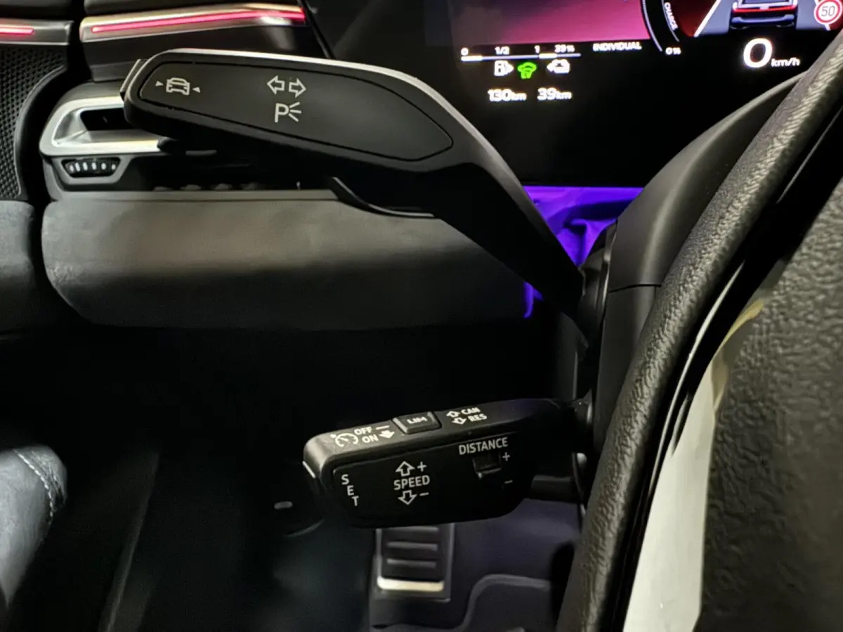 Avant 2.0 Quattro S-Line Pano 360° RS-Seats Passenger display