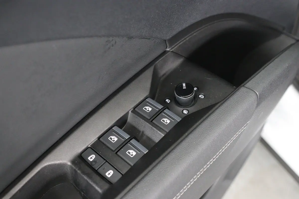 50 quattro Launch edition Advanced Plus 77 kWh | 1e Eigenaar! | Leder | Sonos Audio | Memory Zetels | LED | Camera | Stoelverwarming | Clima | Navi | Parkeersensoren | Elk. Achterklep | Keyl