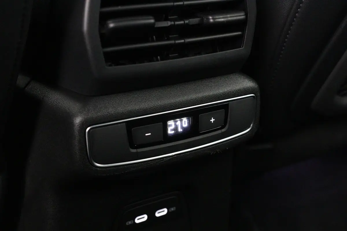 50 quattro Launch edition Advanced Plus 77 kWh | 1e Eigenaar! | Leder | Sonos Audio | Memory Zetels | LED | Camera | Stoelverwarming | Clima | Navi | Parkeersensoren | Elk. Achterklep | Keyl