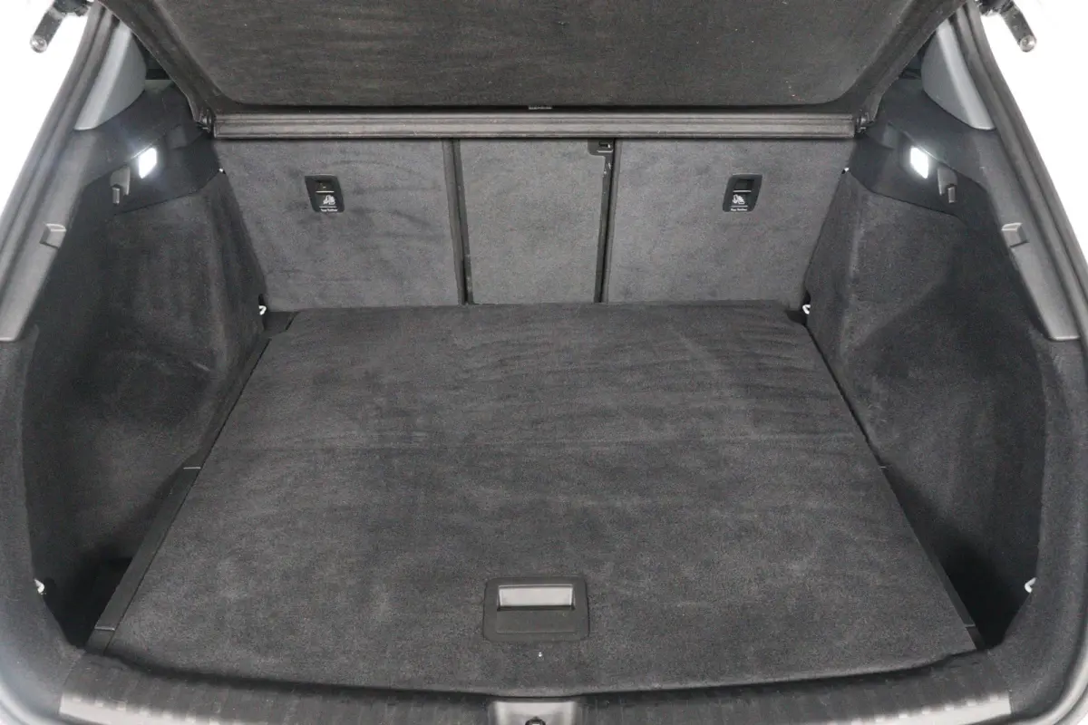 50 quattro Launch edition Advanced Plus 77 kWh | 1e Eigenaar! | Leder | Sonos Audio | Memory Zetels | LED | Camera | Stoelverwarming | Clima | Navi | Parkeersensoren | Elk. Achterklep | Keyl