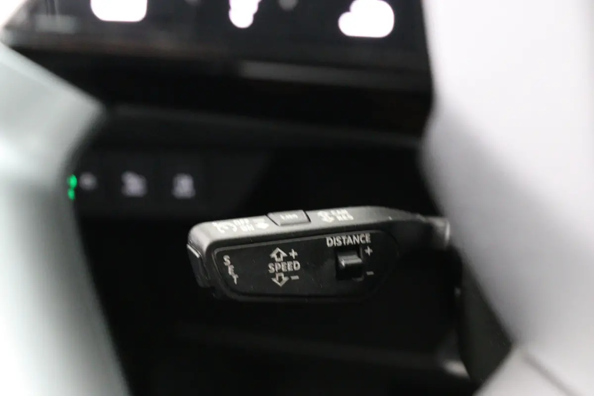 50 quattro Launch edition Advanced Plus 77 kWh | 1e Eigenaar! | Leder | Sonos Audio | Memory Zetels | LED | Camera | Stoelverwarming | Clima | Navi | Parkeersensoren | Elk. Achterklep | Keyl