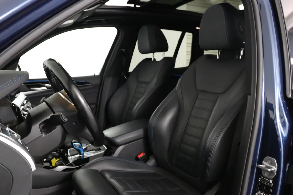 High Executive 80 kWh | M-Sport | Open Dak | Harman/Kardon | Leder | Memory Zetels | 360 Camera | LED | 20''' LMV | Cruise Adaptive | Sfeerverlichting | HUD | Keyless | Navi | Stoelverwarmin