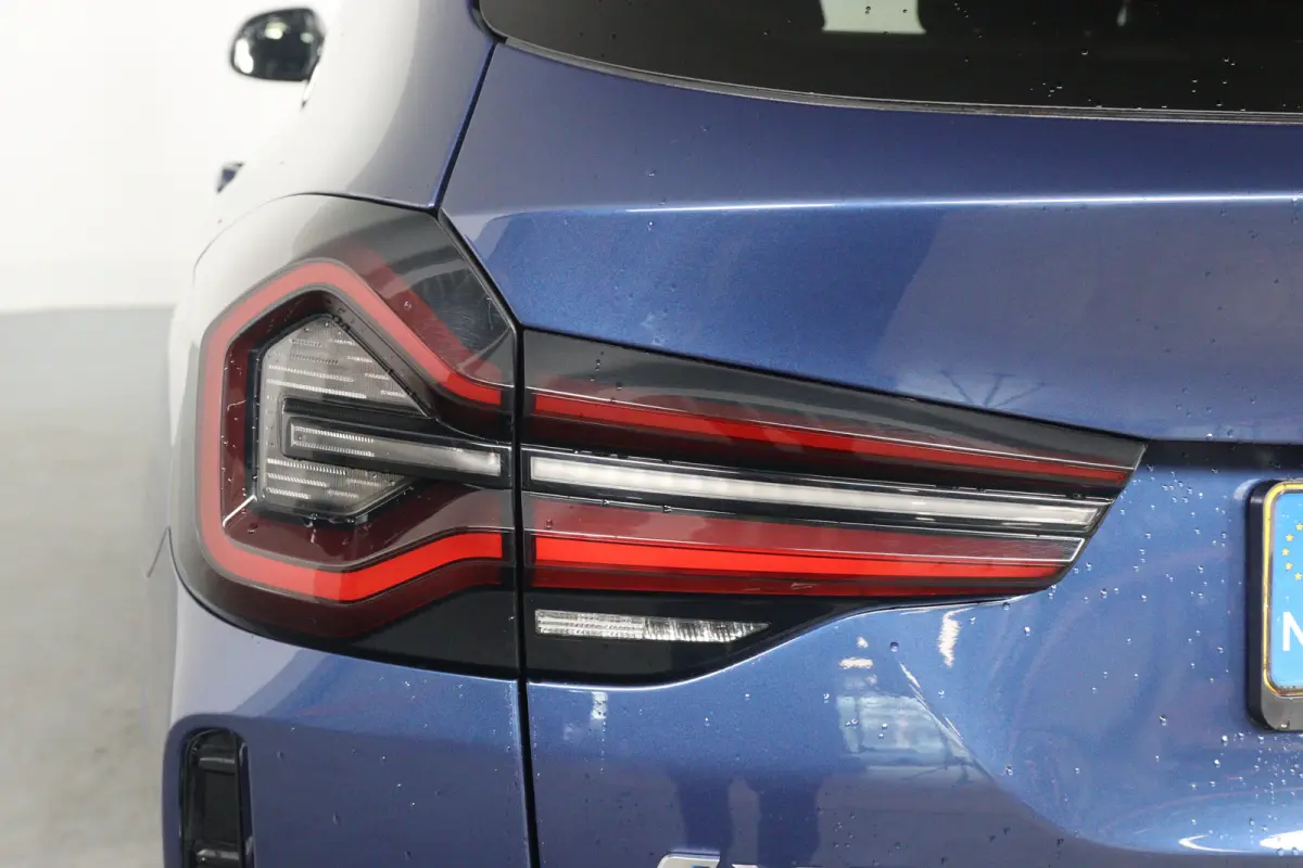 High Executive 80 kWh | M-Sport | Open Dak | Harman/Kardon | Leder | Memory Zetels | 360 Camera | LED | 20''' LMV | Cruise Adaptive | Sfeerverlichting | HUD | Keyless | Navi | Stoelverwarmin