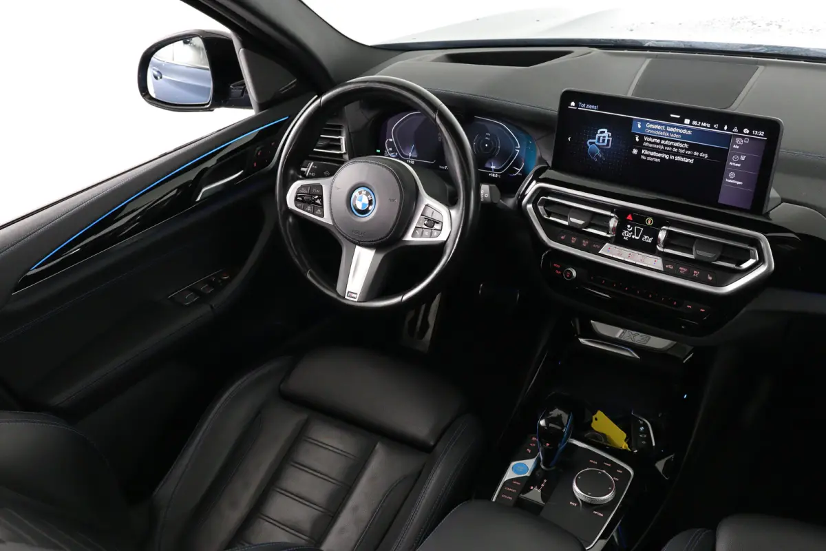 High Executive 80 kWh | M-Sport | Open Dak | Harman/Kardon | Leder | Memory Zetels | 360 Camera | LED | 20''' LMV | Cruise Adaptive | Sfeerverlichting | HUD | Keyless | Navi | Stoelverwarmin
